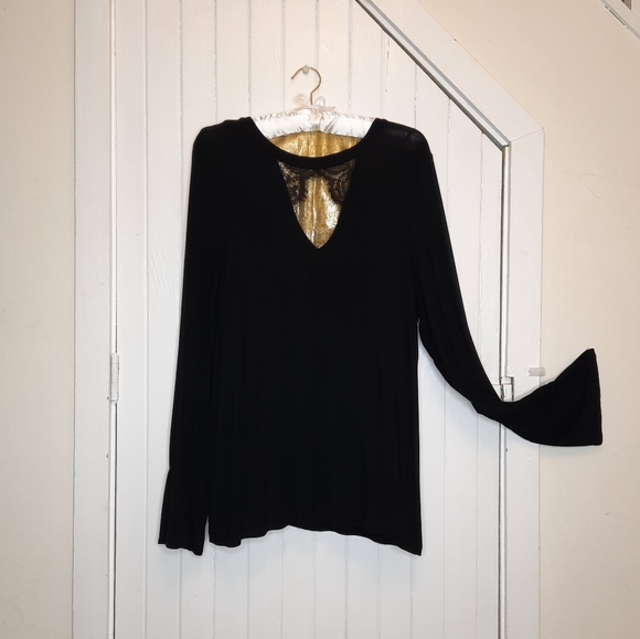 COPY - MICHEL STUDIO Long Bell Sleeve, Cut Out V-Neck Lace Top - Picture 7 of 7